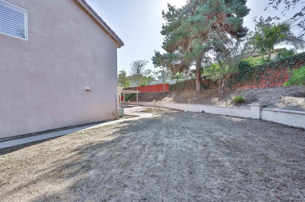 1342 Tamarisk Grove Dr, Chula Vista CA  91915-1547 exterior