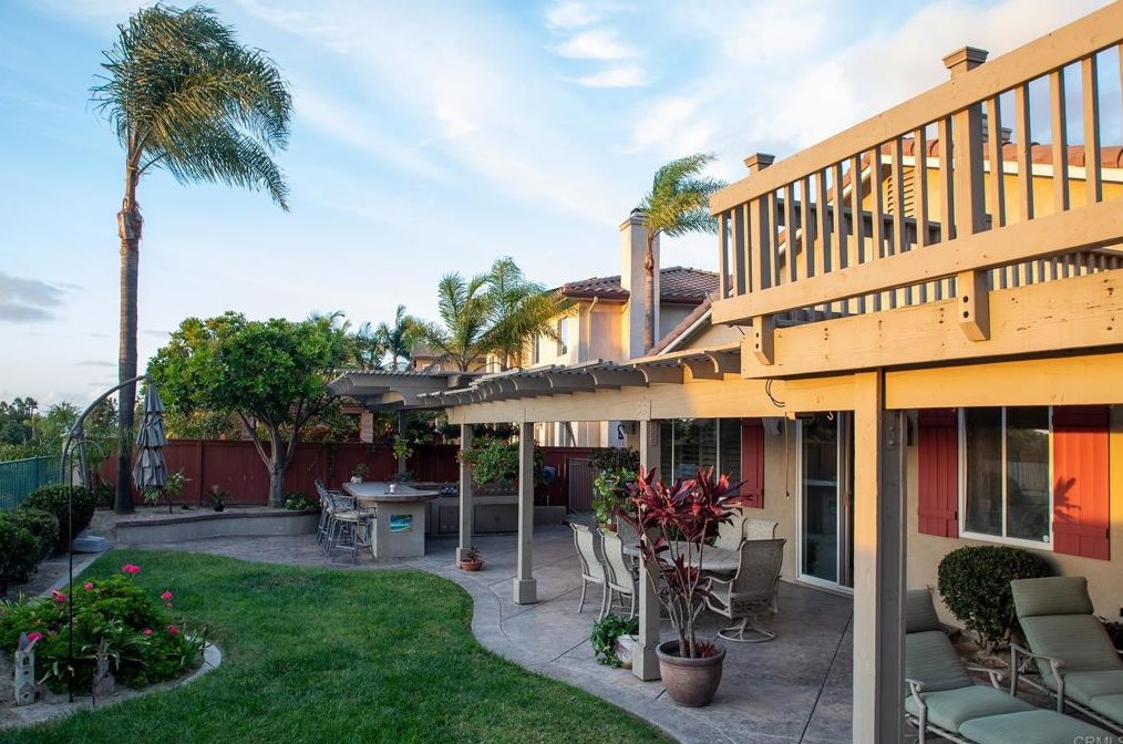 938 Palencia Pl, Chula Vista CA  91910-8064 exterior