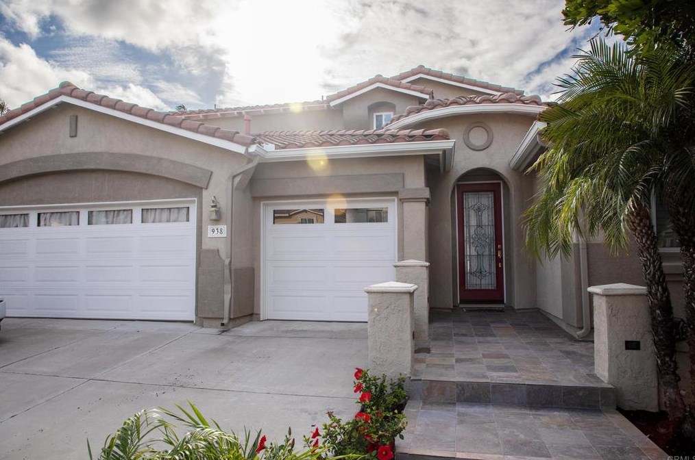 938 Palencia Pl, Chula Vista CA  91910-8064 exterior