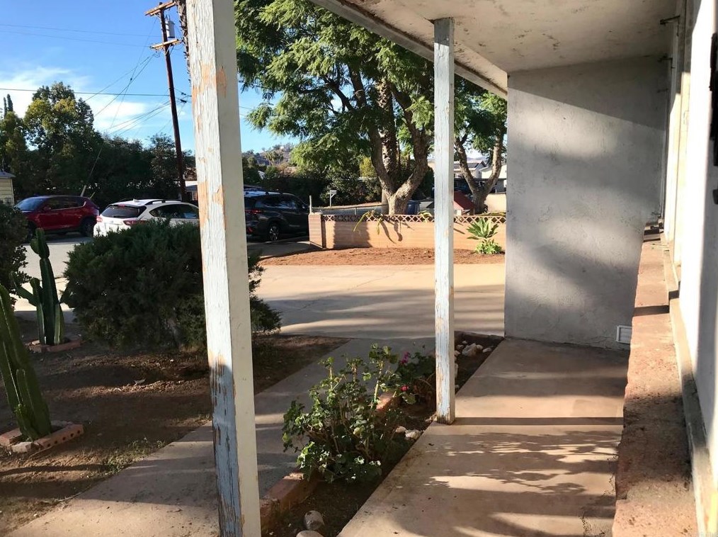 9903 Lindo Lake Pl, Lakeside, CA 92040