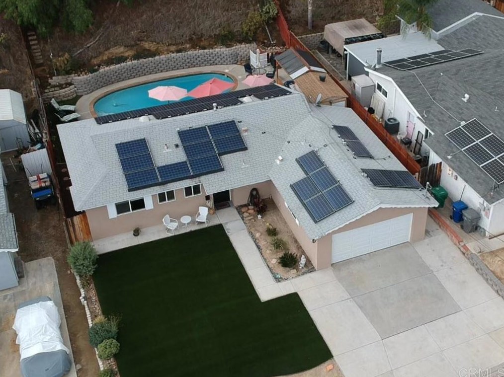 8069 Poplin Dr, Santee CA  92071-3419 exterior