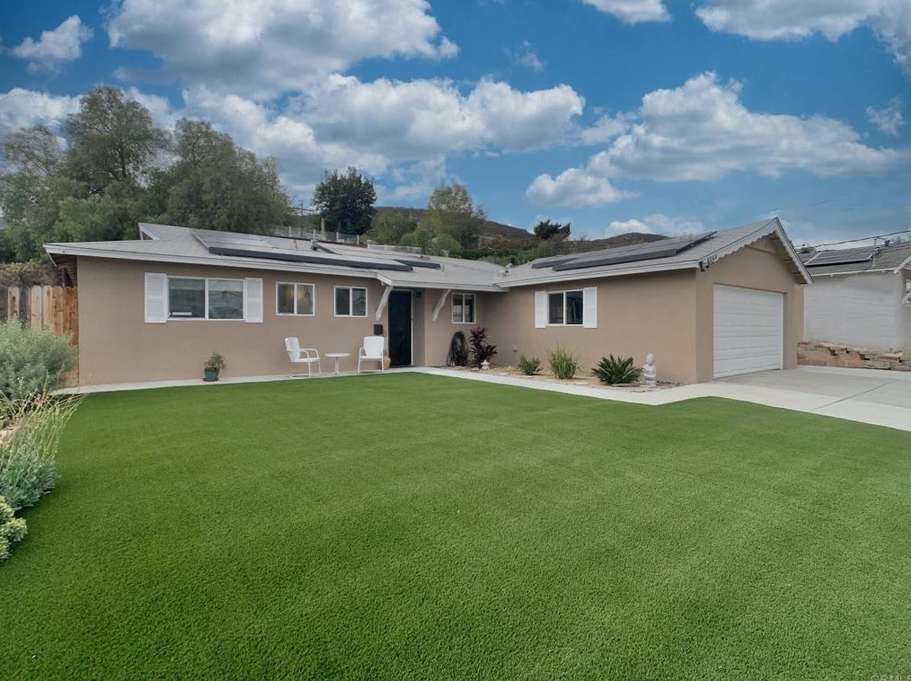 8069 Poplin Dr, Santee CA  92071-3419 exterior