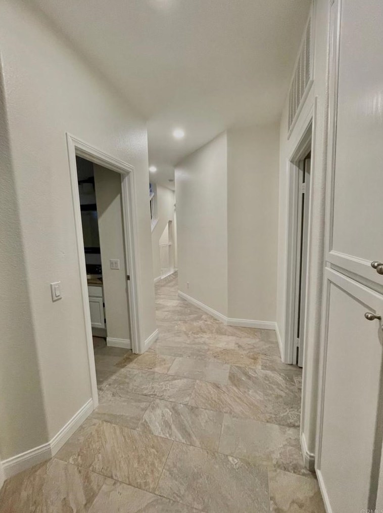 1470 Caminito Sardinia, Chula Vista CA  91915-3106 exterior