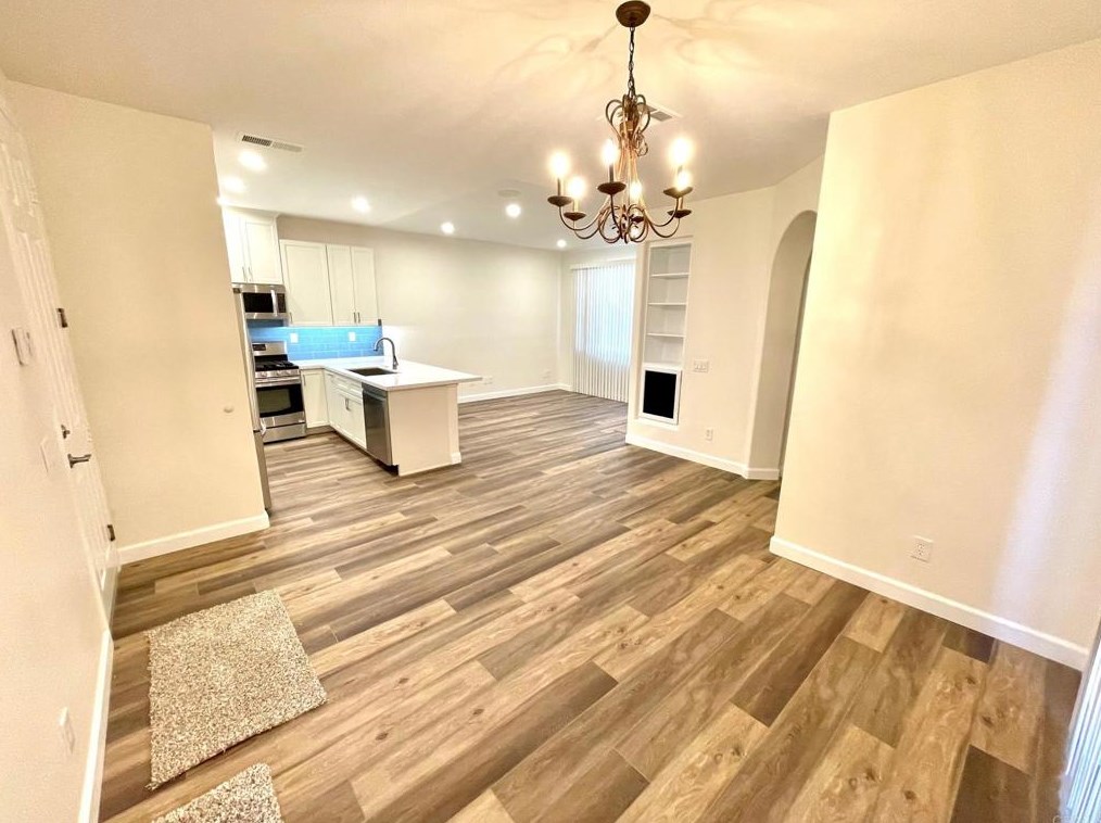 1470 Caminito Sardinia, Chula Vista CA  91915-3106 exterior