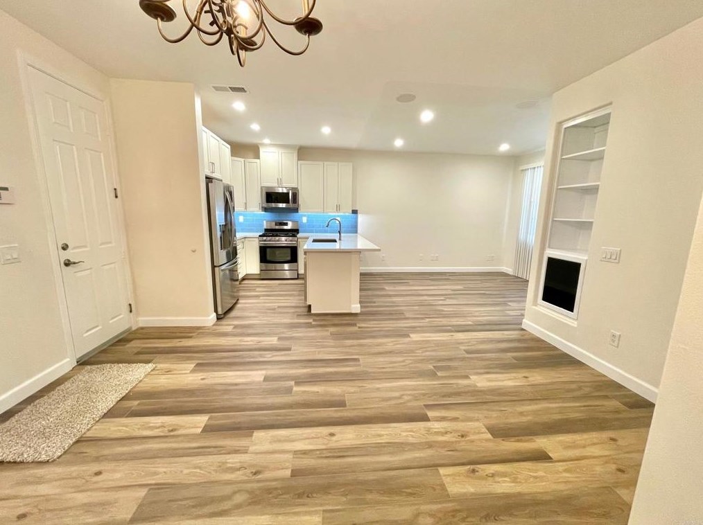 1470 Caminito Sardinia, Chula Vista CA  91915-3106 exterior