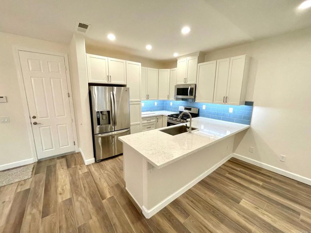 1470 Caminito Sardinia, Chula Vista CA  91915-3106 exterior