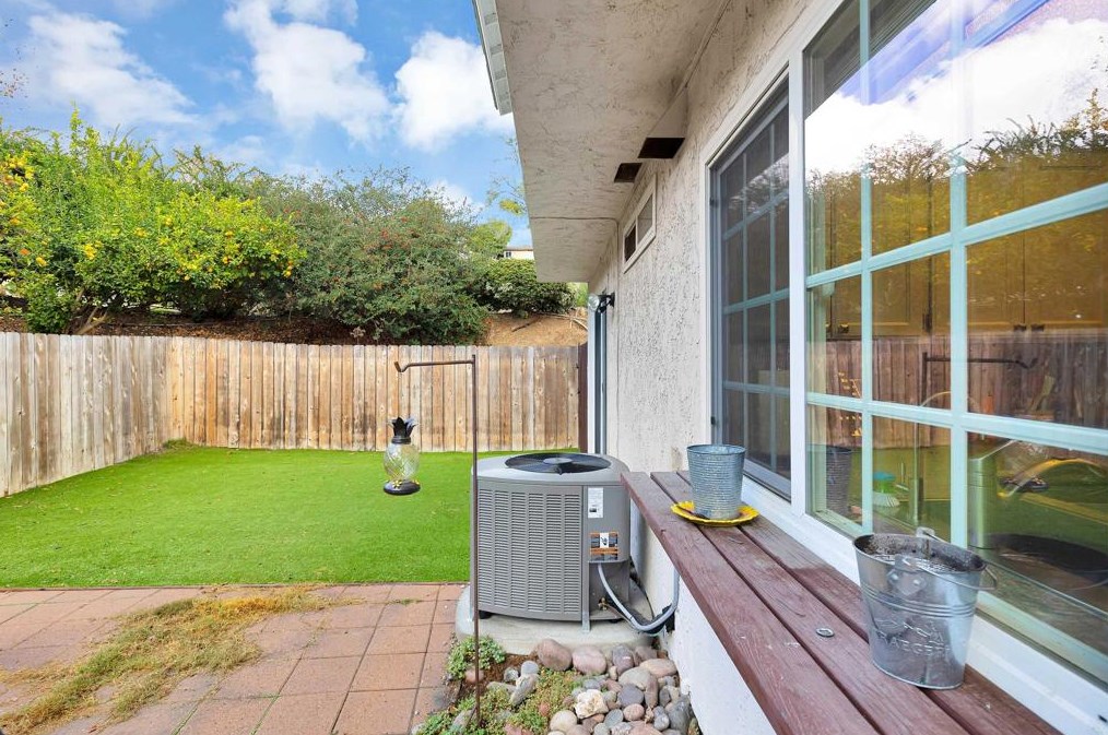 2714 Crownridge Ln, Spring Valley CA  91977-6810 exterior