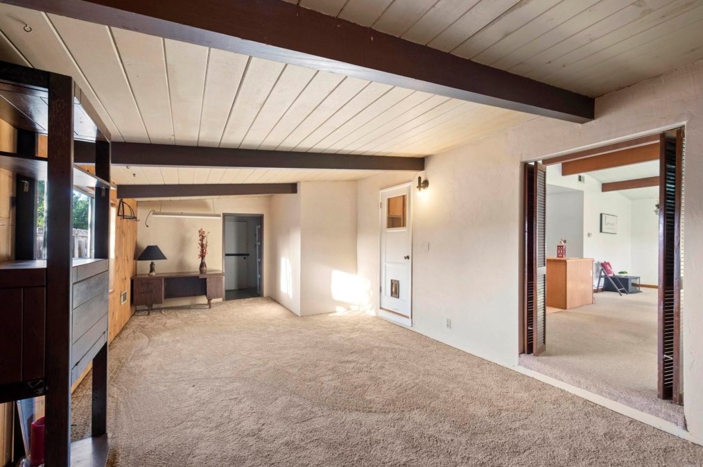 111 Country Club Dr, Chula Vista CA  91911-1403 exterior