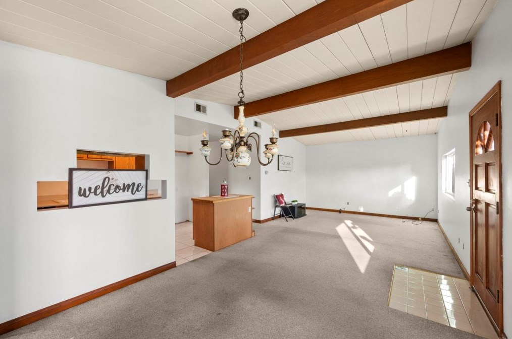111 Country Club Dr, Chula Vista CA  91911-1403 exterior