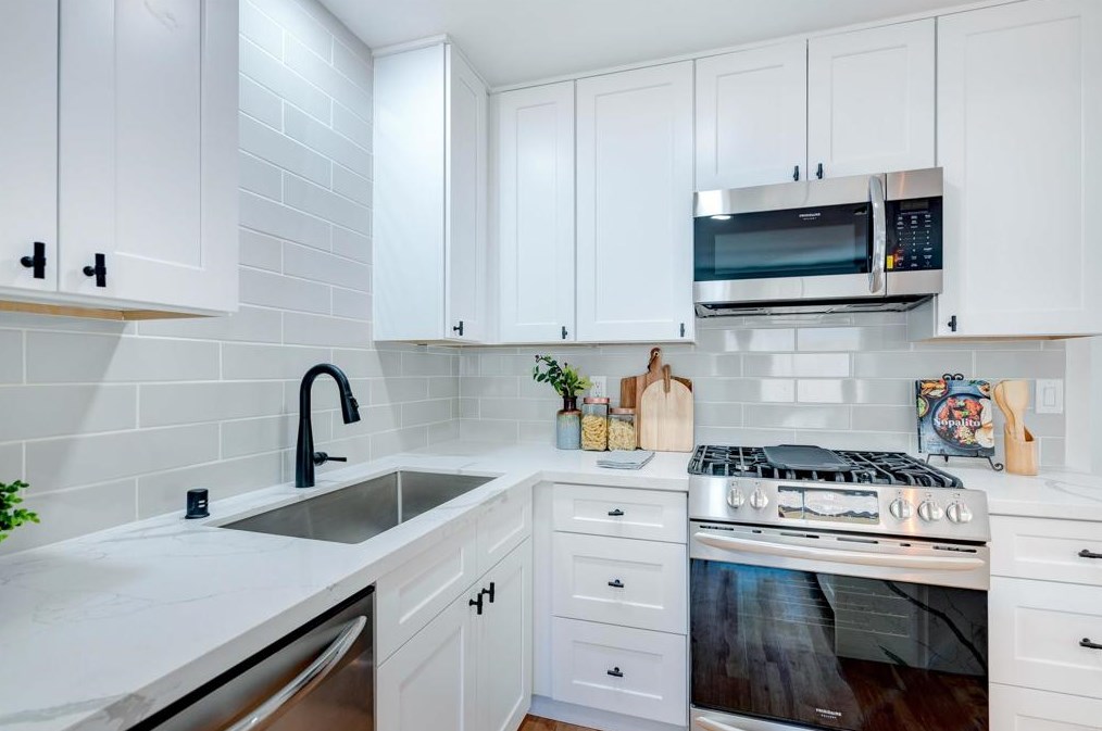 13421 Orange Blossom Ln, Poway CA  92064-2949 exterior
