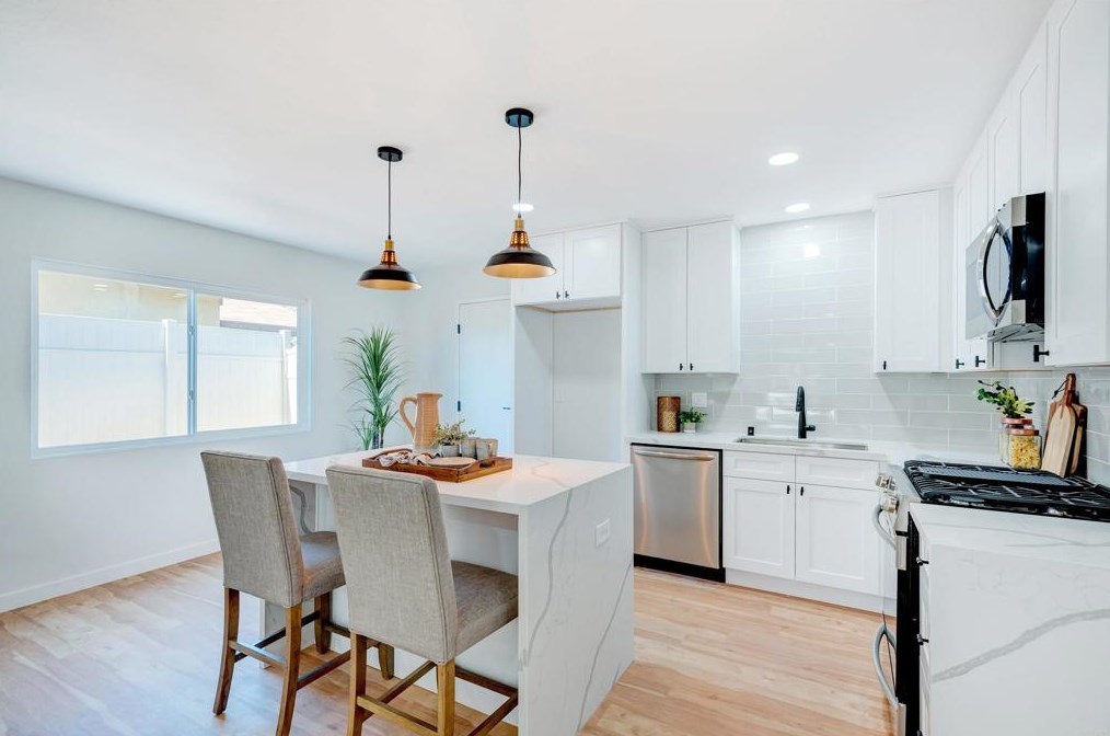 13421 Orange Blossom Ln, Poway CA  92064-2949 exterior