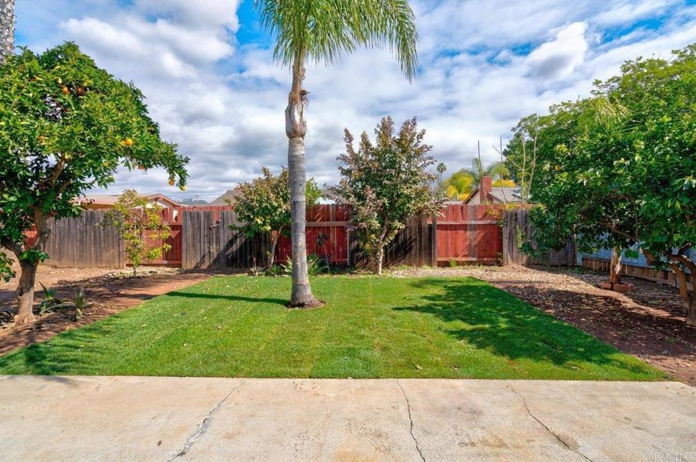 620 Camellia St, Escondido CA  92027-2027 exterior