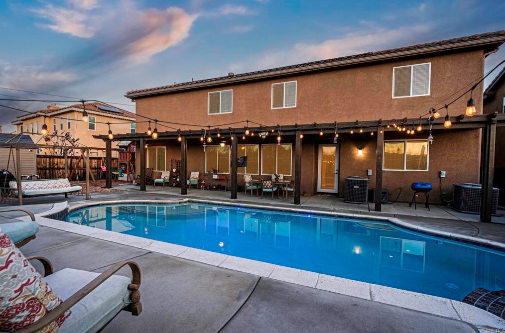 35183 Via Santa Catalina, Winchester CA  92596-8588 exterior