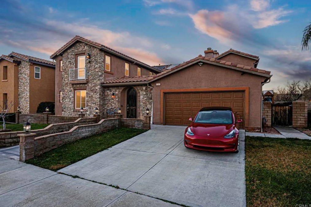 35183 Via Santa Catalina, Winchester CA  92596-8588 exterior