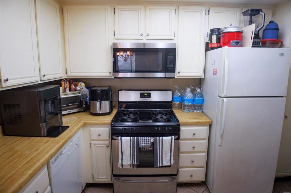 3039 Charwood Ct, Spring Valley CA  91978-1948 exterior