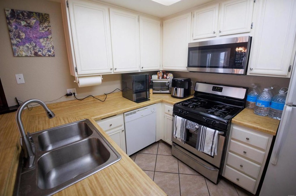 3039 Charwood Ct, Spring Valley CA  91978-1948 exterior