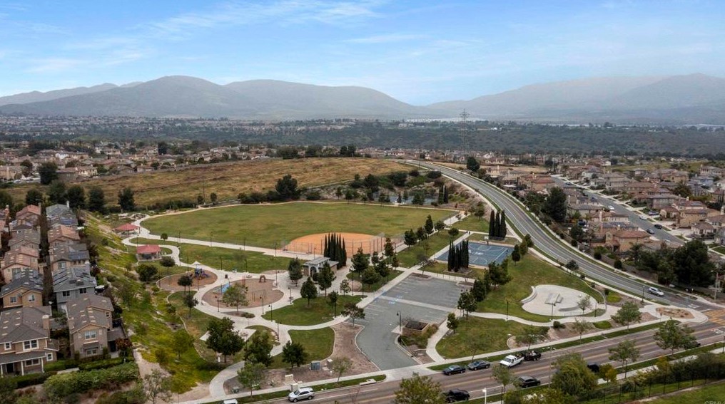 2301 Hummingbird St, Chula Vista CA  91915-2419 exterior