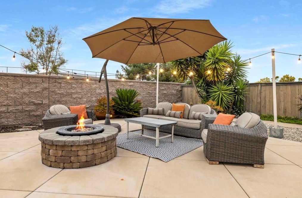 2301 Hummingbird St, Chula Vista CA  91915-2419 exterior