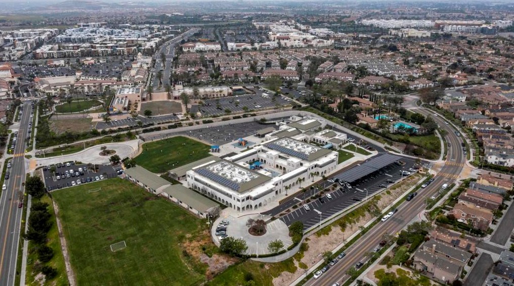 2301 Hummingbird St, Chula Vista CA  91915-2419 exterior