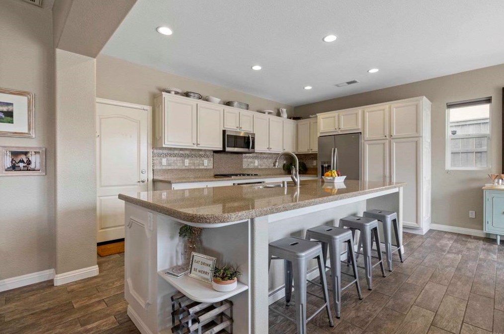 2301 Hummingbird St, Chula Vista CA  91915-2419 exterior