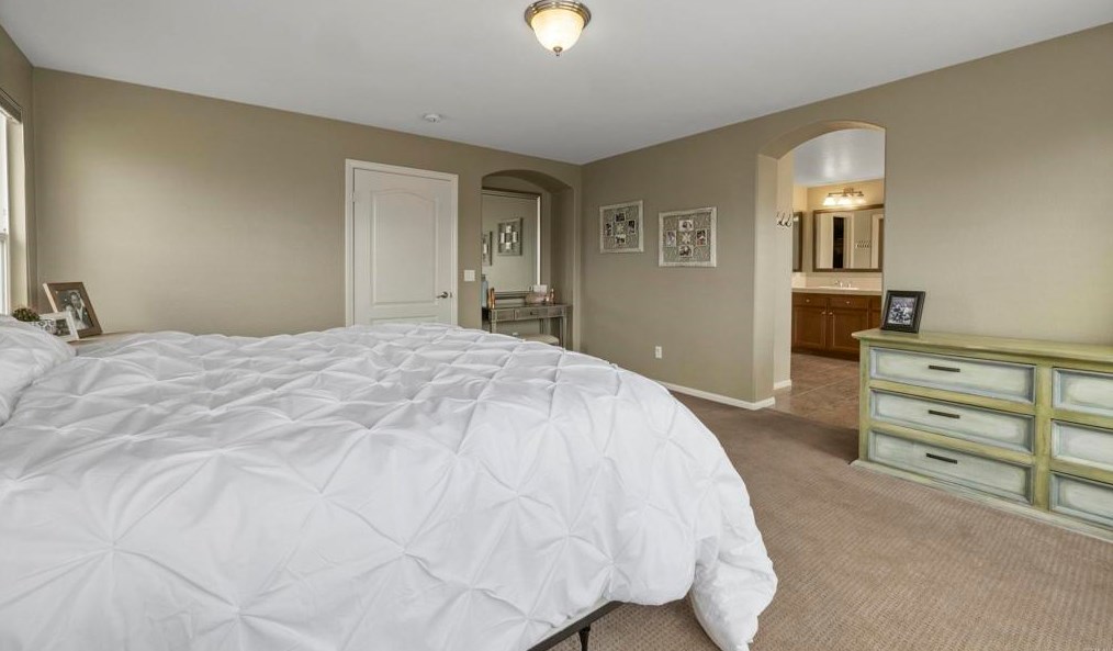 2301 Hummingbird St, Chula Vista CA  91915-2419 exterior