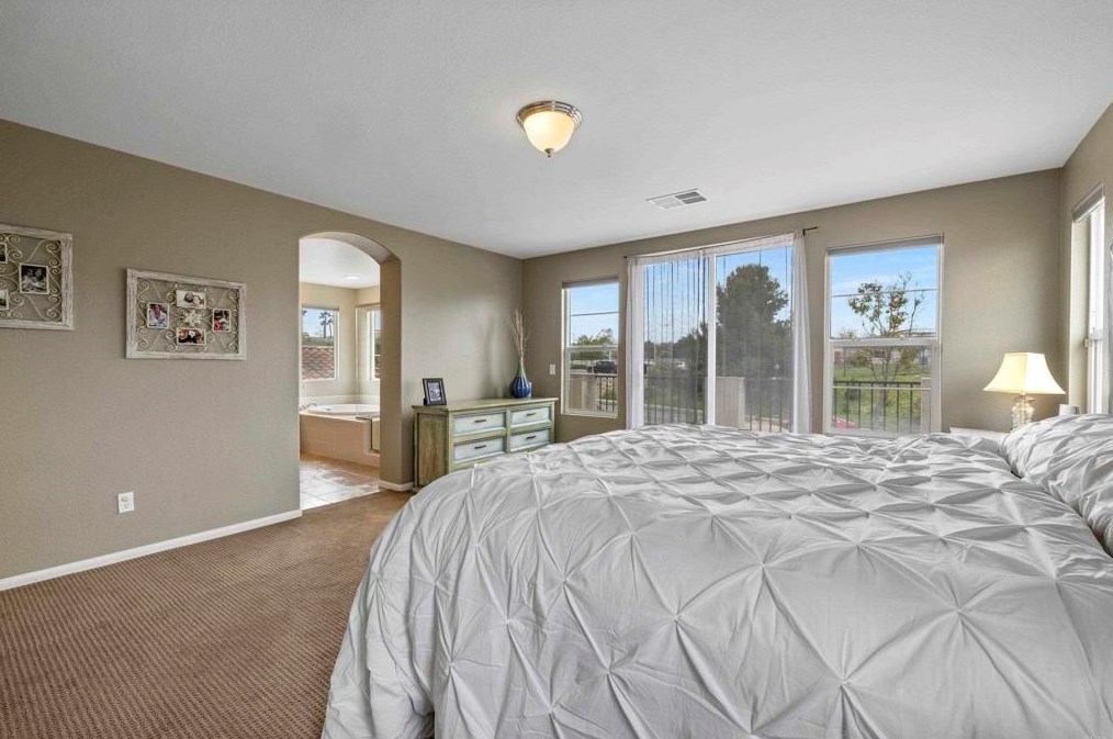 2301 Hummingbird St, Chula Vista CA  91915-2419 exterior