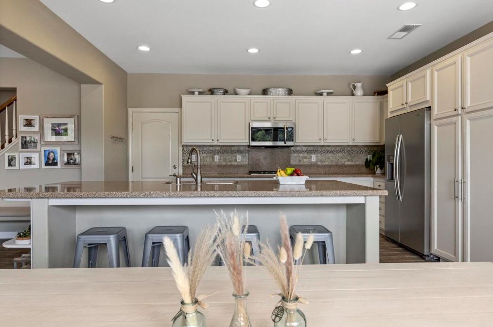 2301 Hummingbird St, Chula Vista CA  91915-2419 exterior