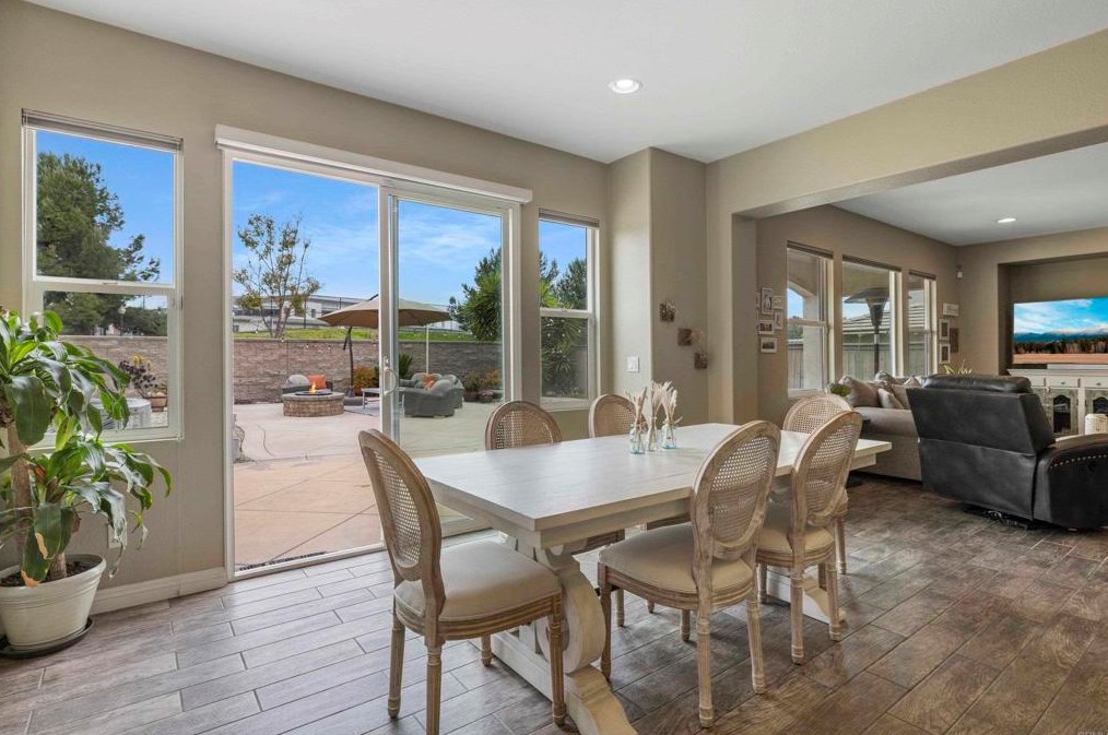 2301 Hummingbird St, Chula Vista CA  91915-2419 exterior