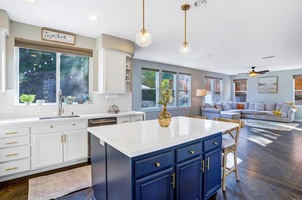 790 Esperanza Pl, Chula Vista CA  91914-2436 exterior