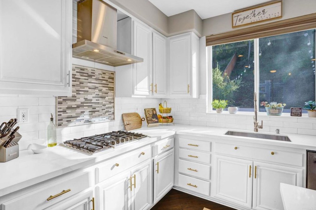 790 Esperanza Pl, Chula Vista CA  91914-2436 exterior