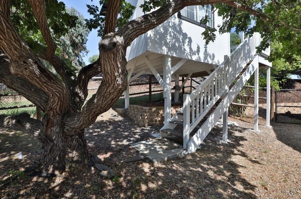 2167 Reineman Rd, Fallbrook CA 92028-4452 exterior