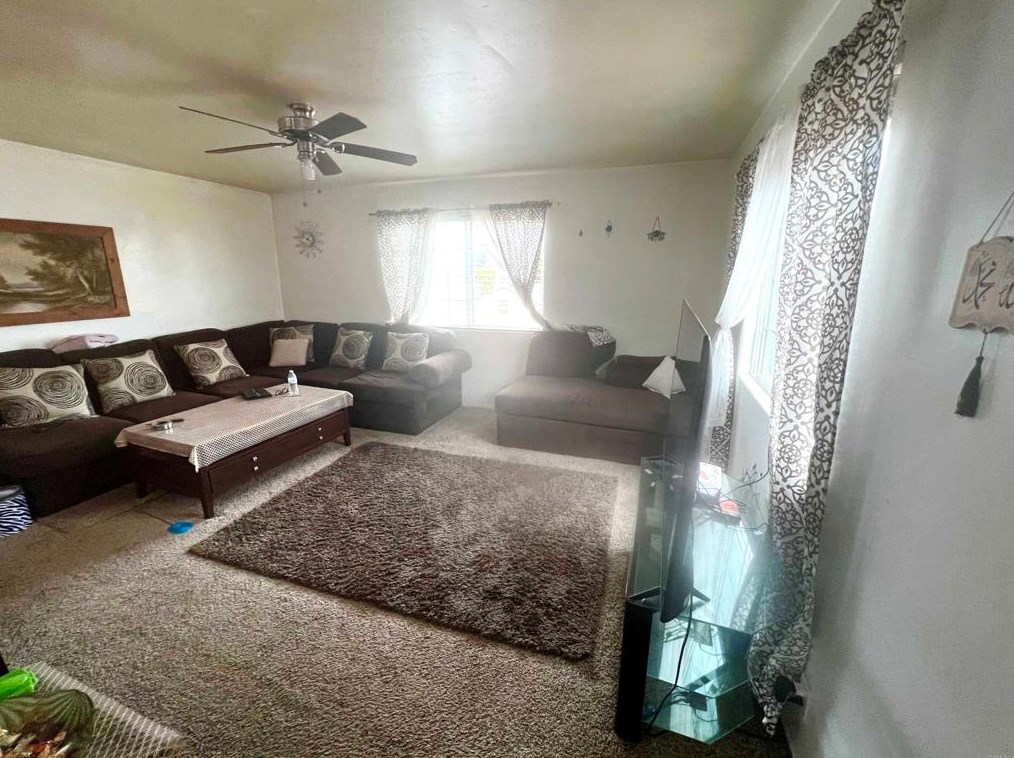 1130 Elm Ave, Chula Vista CA  91911-3307 exterior