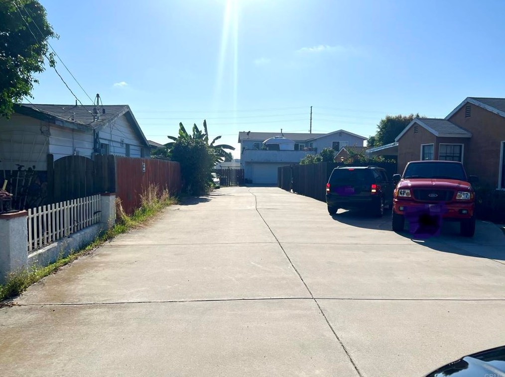 1130 Elm Ave, Chula Vista CA  91911-3307 exterior