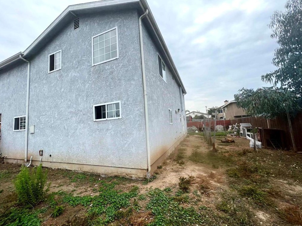 1130 Elm Ave, Chula Vista CA  91911-3307 exterior