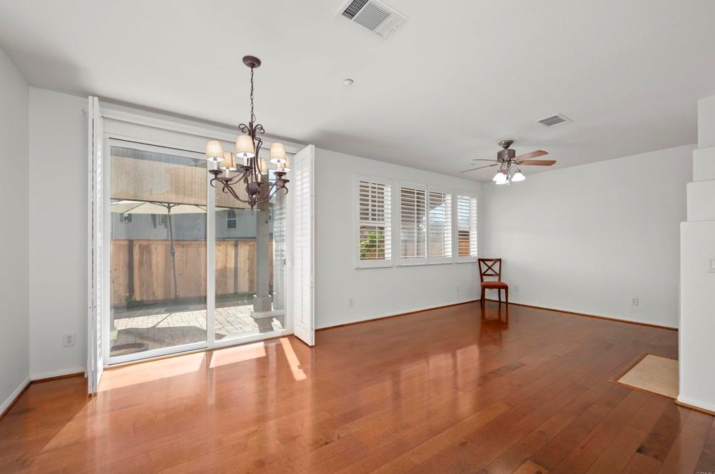 364 Caminito Barcelona, Chula Vista CA  91914-4432 exterior