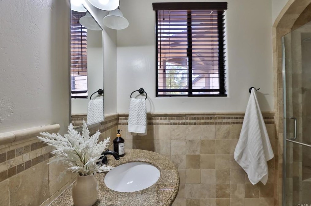 4096 Old Orchard Ln, Bonita CA  91902-2337 exterior