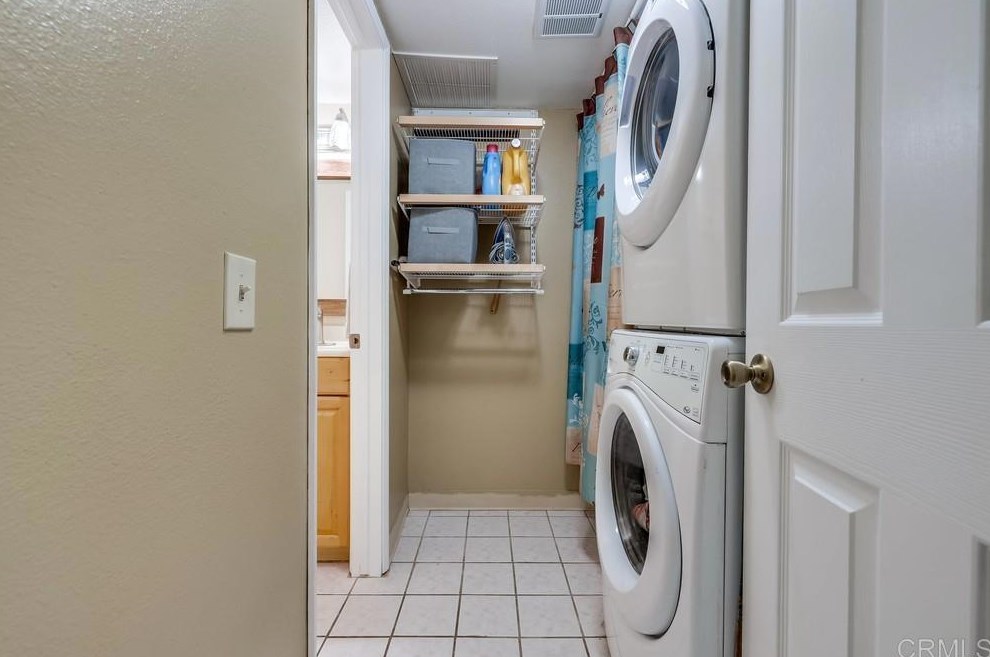 10662 Prince Carlos Ln, Santee, CA 92071