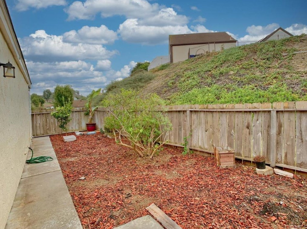 2548 Granada Ave, Spring Valley CA  91977-6723 exterior