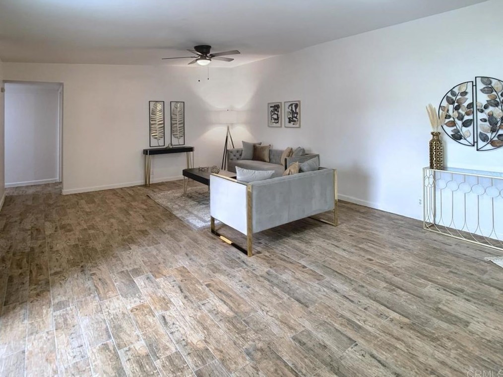 2548 Granada Ave, Spring Valley CA  91977-6723 exterior