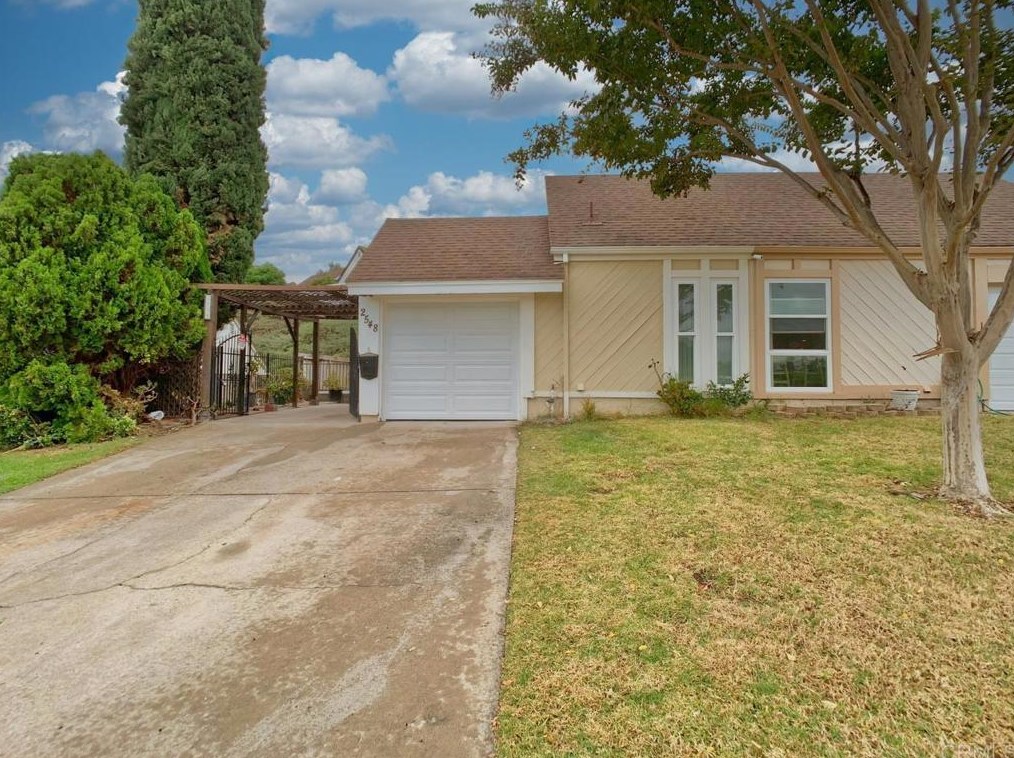 2548 Granada Ave, Spring Valley CA  91977-6723 exterior