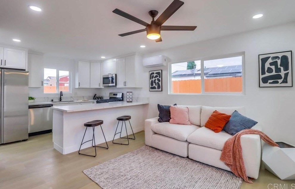 1086 Madison Ave, Chula Vista CA  91911-1614 exterior