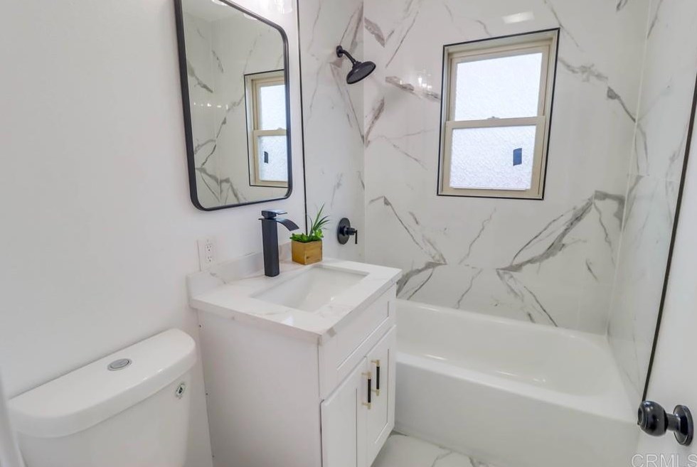 1086 Madison Ave, Chula Vista CA  91911-1614 exterior