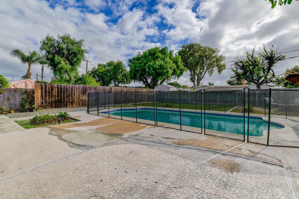 184 Halsey St, Chula Vista CA  91910-5942 exterior