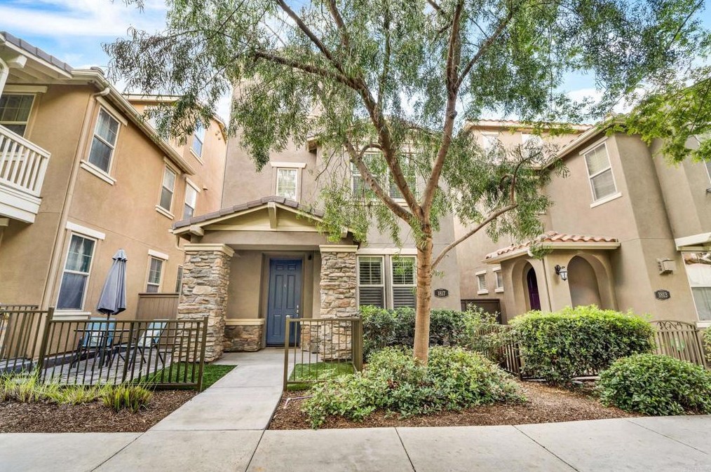 1817 Olive Green St, Chula Vista CA  91913-8305 exterior