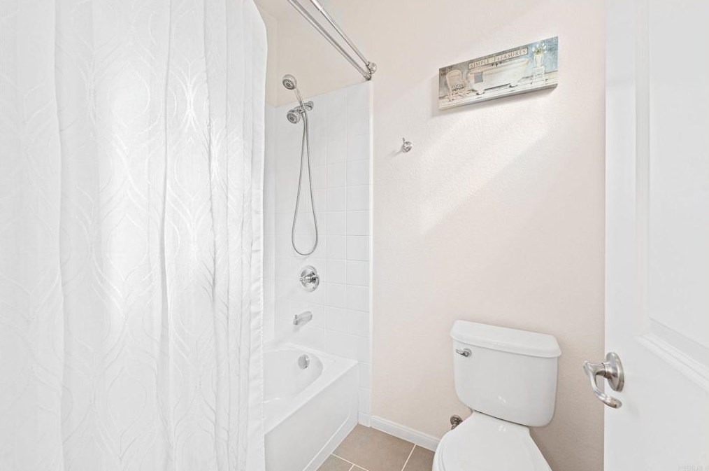 1817 Olive Green St, Chula Vista CA  91913-8305 exterior