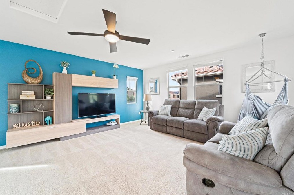 1817 Olive Green St, Chula Vista CA  91913-8305 exterior