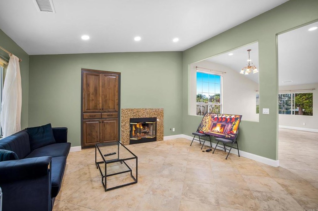 8345 County Dr, El Cajon CA  92021-8823 exterior