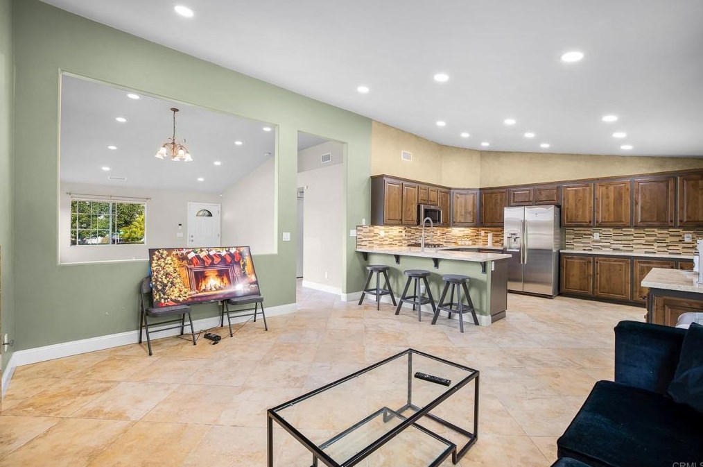 8345 County Dr, El Cajon CA  92021-8823 exterior