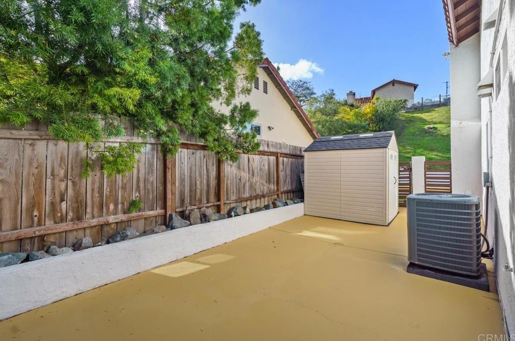 600 Redlands Pl, Bonita CA  91902-4014 exterior