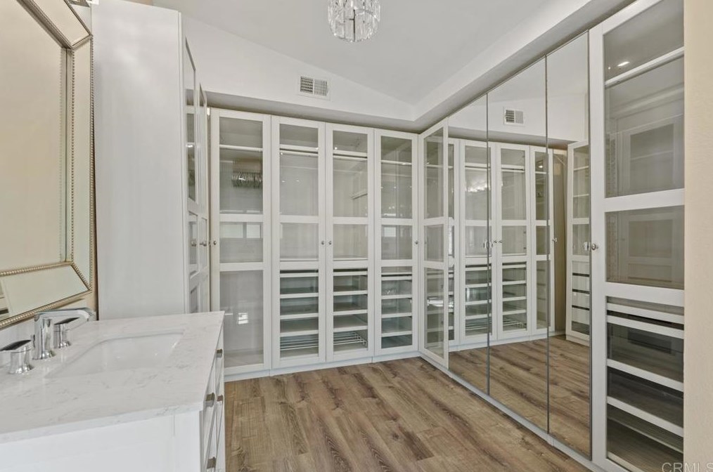 600 Redlands Pl, Bonita CA  91902-4014 exterior